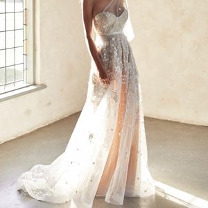 Anna Campbell Avery Wedding Dress in Ivory